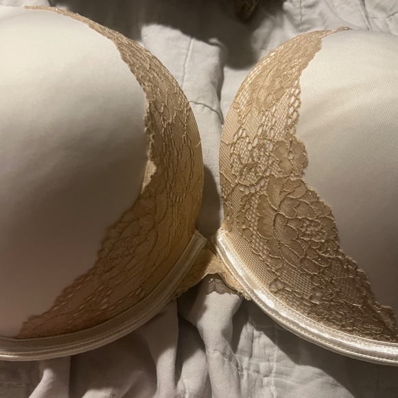 Bra Lot - 6 bras - 1 44D, 4 44 DD, 1 46DD - Picture 10 of 14
